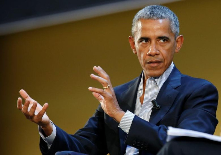 Tuy nhiên, chính quyền cựu Tổng thống Mỹ Barack Obama (ảnh) lo ngại về chuyên môn quân sự của Baradar hơn là hy vọng vào khuynh hướng ôn hòa của ông này. Cơ quan Tình báo Trung ương Mỹ (CIA) đã theo dõi Baradar đến Karachi, Pakistan, năm 2010 và thuyết phục ISI bắt ông vào tháng 2 năm đó. Ảnh: Reuters.