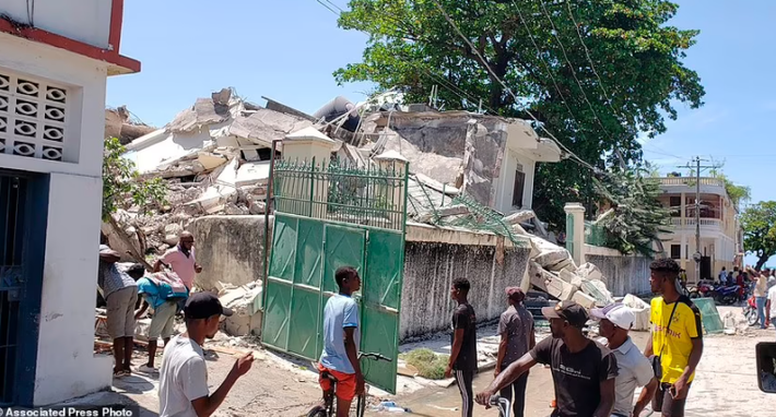 Như tin tức đã đưa, trận động đất mạnh 7,2 độ Richter làm rung chuyển Haiti vào khoảng 8h30 sáng ngày 14/8.