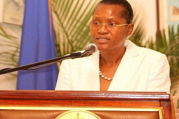 Đáng chú ý, bà Wendelle Coq-Thelot (ảnh), cựu Thẩm phán Tòa án Tối cao Haiti, đang bị truy bắt vì tình nghi liên quan đến vụ ám sát Tổng thống Jovenel Moise hôm 7/7. Không chỉ vậy, ngày 16/7, Al Jazeera dẫn lời cảnh sát trưởng Colombia, Tướng Jorge Vargas, cho biết cựu quan chức Bộ Tư pháp Haiti Joseph Felix Badio có thể đã ra lệnh ám sát Tổng thống Moise. Ảnh: HT.