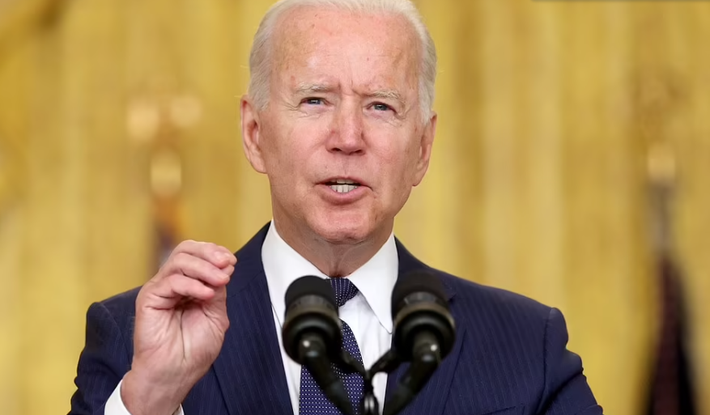 Tổng thống Mỹ Joe Biden tuyên bố sẽ truy lùng kẻ chịu trách nhiệm về vụ tấn công khủng bố tại sân bay Kabul. Ảnh: Reuters.