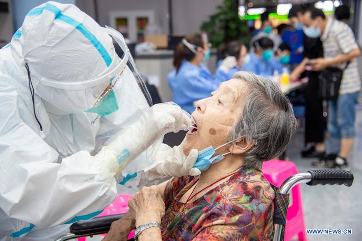 Trong thời gian này, các công viên, quảng trường trong thành phố đã hủy hàng loạt hoạt động tại chỗ tổ chức trong môi trường khép kín, quán ăn uống trong khuôn viên cũng tạm thời đóng cửa. Các công viên đã ra thông báo nghiêm cấm các hoạt động tụ tập đông người như tập thể dục buổi sáng và tối, các chương trình biểu diễn...Ảnh: THX.
