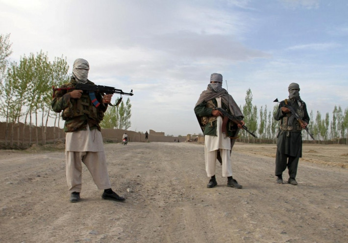 “Thành phố Sheberghan đã bị Taliban tấn công trong nhiều ngày, nhưng chúng bắt đầu mở cuộc tấn công quy mô lớn vào 4h sáng 7/8. Thành phố thất thủ lúc 13h cùng ngày”, ông Babur Eshchi, người đứng đầu hội đồng tỉnh Jawzjan, cho hay. Ảnh: Reuters.