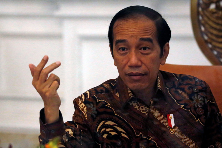 Trước hình hình hiện nay, Tổng thống Indonesia Joko Widodo (ảnh) cho biết các biện pháp hạn chế vẫn sẽ được duy trì tới ngày 9/8 ở những vùng có nguy cơ cao, trong đó có Jakarta. Ảnh: Reuters.