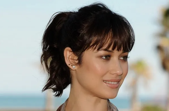 Olga Kurylenko, sinh năm 1979, là một nữ diễn viên và người mẫu người Ukraine đã xuất hiện trong nhiều bộ phim và chương trình truyền hình. Cô được coi là một trong những người phụ nữ đẹp nhất thế giới.