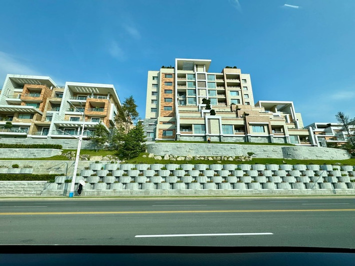 Phố Yongung có những căn hộ sang trọng.