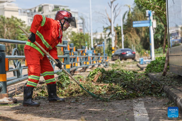 Khi mưa gió lắng xuống, Hải Nam đã hạ cấp cảnh báo bão và bắt đầu các hoạt động phục hồi nhanh chóng trên toàn tỉnh.