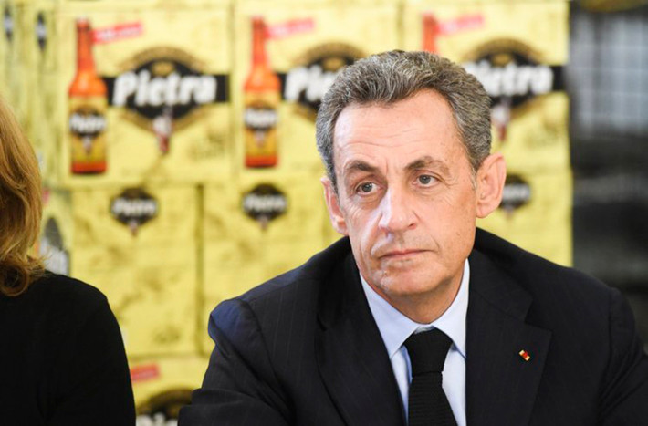 Sau đợt cải tổ chính phủ ngày 31/3/2004, ông Sarkozy được giao đảm trách Bộ Tài chính. Ảnh: Metro.