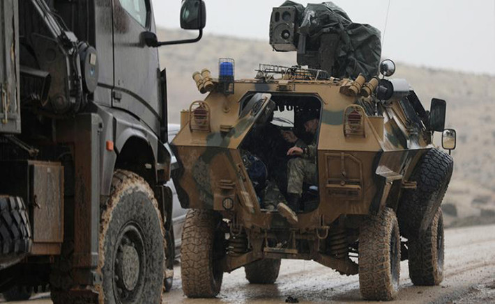 Đến ngày 28/3, trang Asharq Al-Awsat đưa tin, Quân đội Thổ Nhĩ Kỳ và Quân đội Syria Tự do (FSA) đã chiếm quyền kiểm soát thị trấn Tal Rifaat và sân bay quân sự Menagh ở vùng nông thôn phía bắc Aleppo. Ảnh: Reuters.