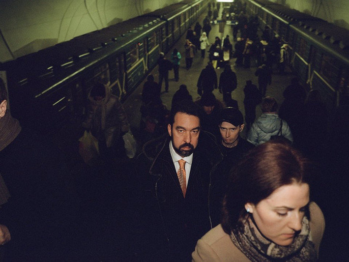 “Moscow Metro là một trong số ít những địa điểm trong thành phố này đưa mọi người đến từ mọi tầng lớp trong xã hội đến gần nhau hơn”, Ifrah chia sẻ.