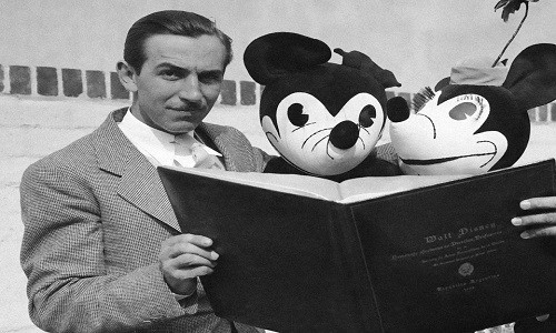 Sở thích của ông trùm Walt Disney là chơi polo, trượt băng hoặc khiêu vũ.