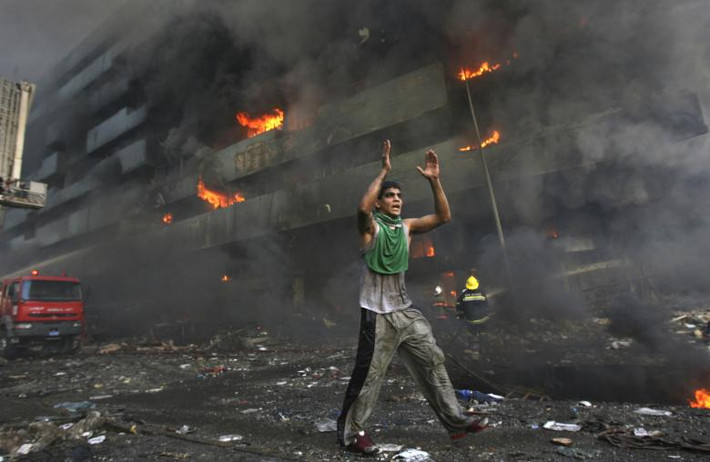 Một vụ đánh bom kép xảy ra tại khu chợ Shorja ở Baghdad ngày 12/2/2007.
