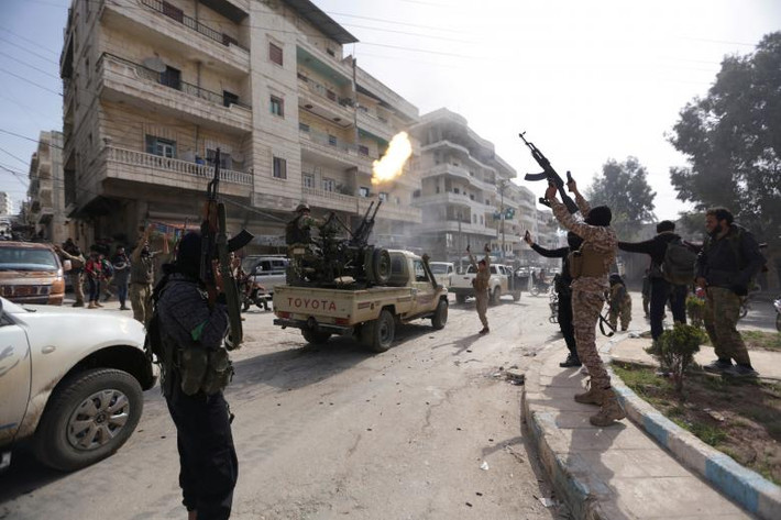 Như vậy, sau gần hai tháng kể từ khi phát động chiến dịch Nhành Ôliu nhằm vào người Kurd tại Afrin (Syria) hôm 20/1, Thổ Nhĩ Kỳ và nhóm phiến quân do Ankara hậu thuẫn đã chiếm được khu vực này. Ảnh: Reuters.