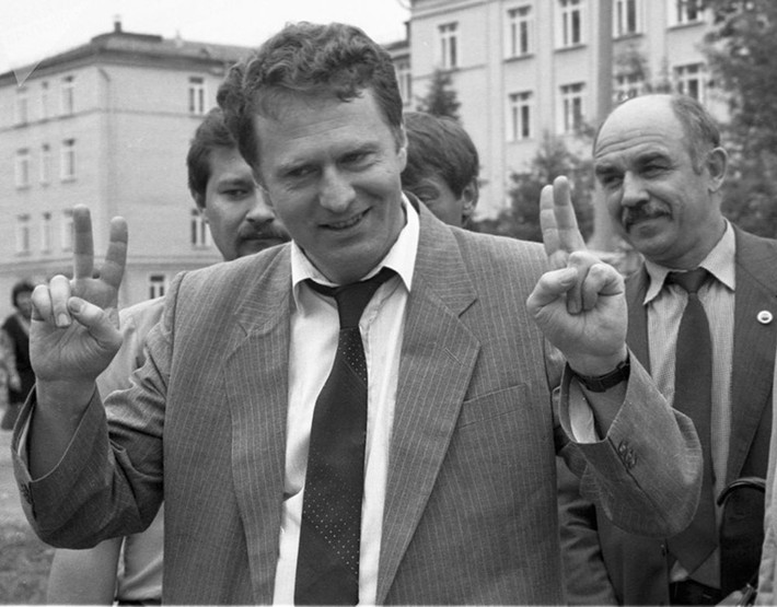 Sự nghiệp chính trị của ông Zhirinovsky bắt đầu vào những năm 1990. Ông nổi tiếng với những bài hùng biện dân túy cứng rắn, ủng hộ quá trình tái công nghiệp quy mô lớn ở Nga.