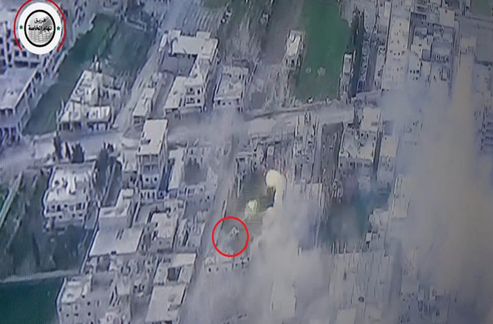 Ở diễn biến khác trên chiến trường Damascus, theo hãng Al Masdar News ngày 18/3, Quân đội Syria đã giành lại quyền kiểm soát ít nhất 75% lãnh thổ Đông Ghouta sau khi tái chiếm Sabqa từ tay phiến quân Faylaq Al-Rahman. Ảnh: AMN.