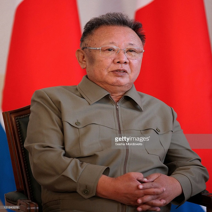 Nếu thông tin trên được xác nhận thì đó là chuyến công du nước ngoài đầu tiên của lãnh đạo Kim Jong-un kể từ khi ông lên nắm quyền vào năm 2011. Trên thực tế, Trung Quốc từ lâu vốn được coi là đồng minh quan trọng của Triều Tiên. Khi còn sống, cố Chủ tịch Triều Tiên Kim Jong-il từng nhiều lần đến thăm đất nước này. Ảnh: Getty.