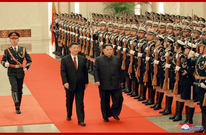 Lãnh đạo Triều Tiên Kim Jong-un cùng phu nhân Ri Sol-ju đã có chuyến thăm không chính thức tới Trung Quốc trong khoảng thời gian từ ngày 25-28/3. (Nguồn ảnh: NK News)