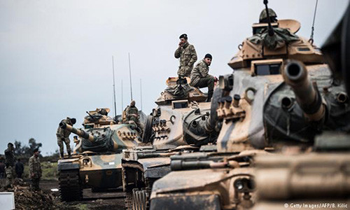 “Chiến dịch Nhành Ôliu của Ankara nhằm vào lực lượng dân quân người Kurd YPG ở Afrin sẽ tiếp tục được mở rộng ra miền Bắc Syria tới khu vực biên giới với Iraq”, Tổng thống Erdogan tuyên bố. Ảnh: Getty.