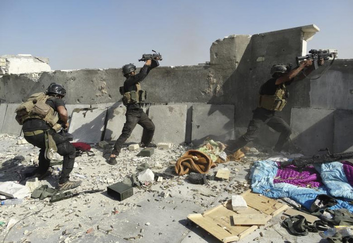 Đặc nhiệm Iraq giao tranh với phiến quân IS ở thành phố Ramadi ngày 19/6/2014.