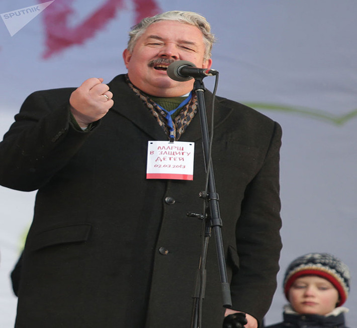 Ông Sergei Baburin phát biểu tại cuộc họp về bảo vệ quyền trẻ em ở thủ đô Moscow.
