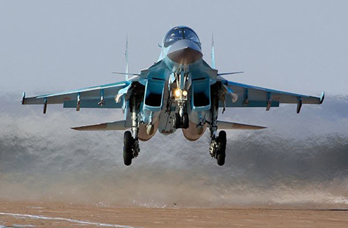 Còn tại chiến trường Deiz Ezzor, Không quân Nga dội bom dồn dập xuống các căn cứ của phiến quân IS tại thung lũng sông Euphrates ở phía đông tỉnh này, gây tổn thất nặng cho nhóm khủng bố. Ảnh: FNA.