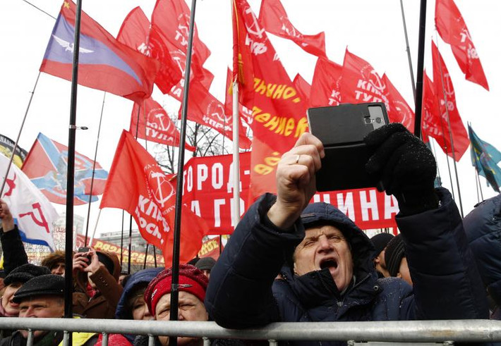 Người dân tham gia cuộc tuần hành ủng hộ cuộc bầu cử công bằng tại thủ đô Moscow, Nga, ngày 10/3.