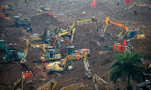 Vụ lở đất kinh hoàng xảy ra tại khu công nghiệp Hengtaiyu, phía tây bắc thành phố Thâm Quyến, tỉnh Quảng Đông lúc 11h40 ngày 20/12.