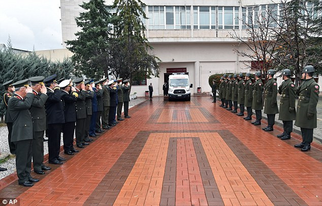 Phi công Peshkov đã bị phiến quân Turkmen bắn chết khi đang nhảy dù khỏi chiếc Su-24 sau khi chiếc phi cơ trúng tên lửa không đối không phóng từ tiêm kích F-16 của Thổ Nhĩ Kỳ hôm 24/11.
