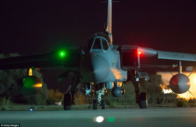 Quốc hội Anh chính thức phê chuẩn cho quân đội nước này tiến hành không kích IS ở Syria.