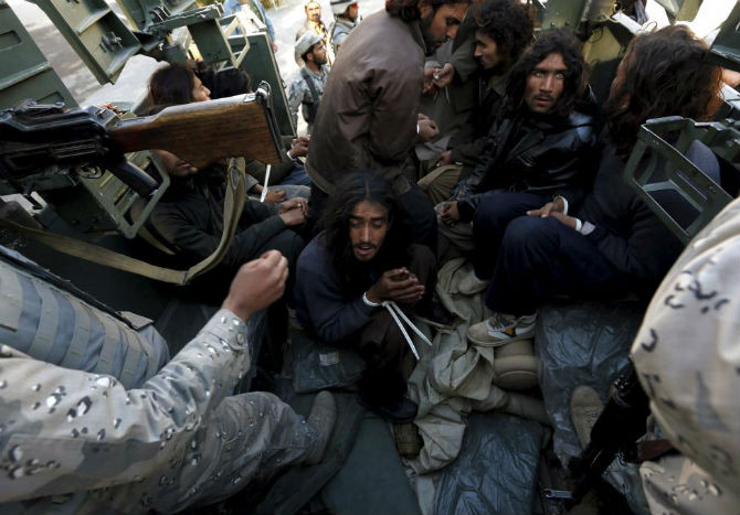 Tay súng Taliban bị cảnh sát biên giới Afghanistan bắt giữ ngày 29/12.