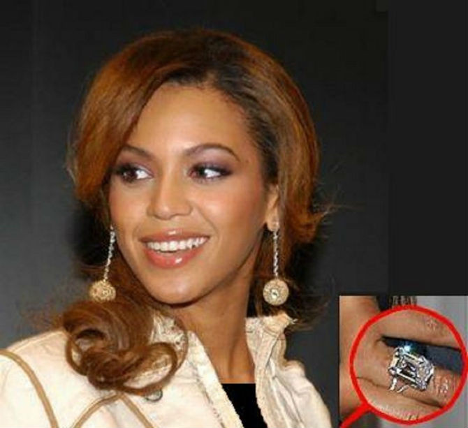 Nhà thiết kế Lorraine Schwartz quyết định tặng ngôi sao Beyonce chiếc nhẫn 18 cara trị giá 5 triệu USD.