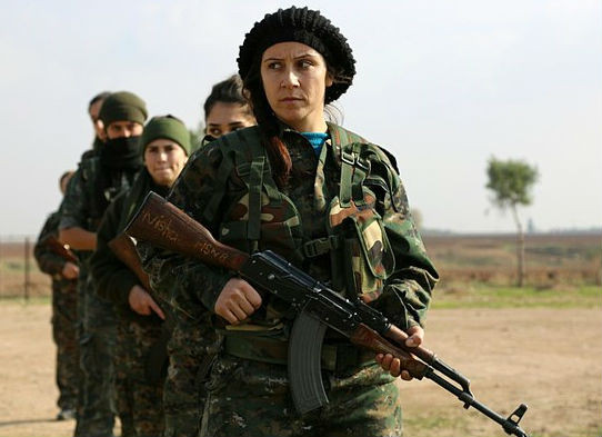 Rất nhiều phụ nữ Cơ đốc giáo người Syriac rời xa gia đình và gác lại công việc để tham gia cuộc chiến chống tổ chức khủng bố IS tại Syria.