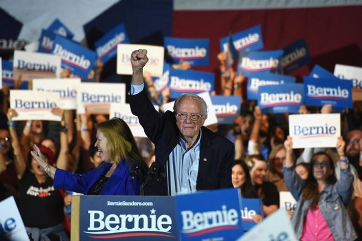 Ngày 22/2, Thượng nghị sĩ Bernie Sanders tiếp tục giành chiến thắng trong cuộc bầu cử sơ bộ của đảng Dân chủ tại bang Nevada.