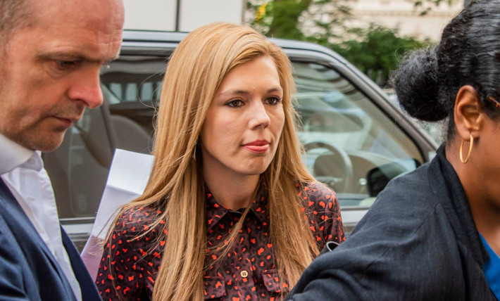 Carrie Symonds lớn lên ở Tây Nam London. Trong khoảng thời gian từ 1999 đến 2006, cô theo học tại trường Godolphin & Latymer. Sau đó, cô học chuyên ngành Lịch sử nghệ thuật tại Đại học Warwick và tốt nghiệp vào năm 2009. Ảnh: Independent.