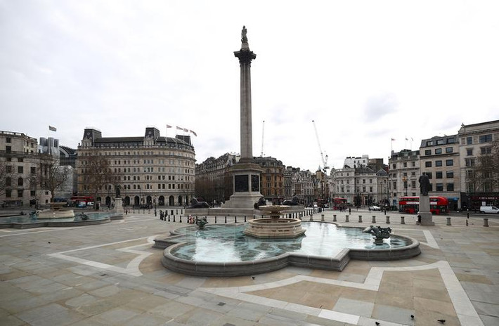 Quảng trường Trafalgar ở thủ đô London không một bóng người ngày 20/3.