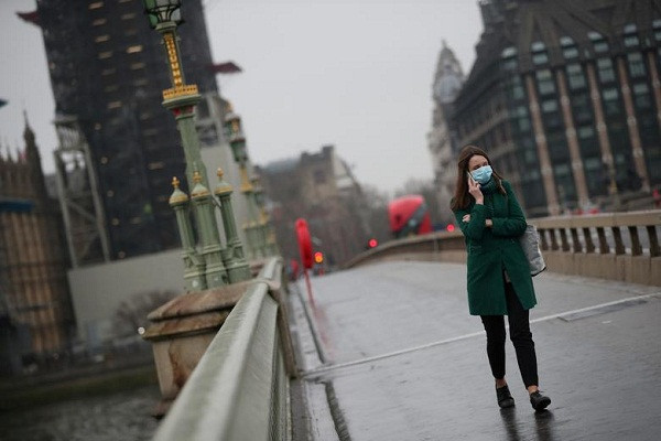 Ngày 19/3, chính quyền London cho biết sẽ đóng cửa 40 ga tàu điện ngầm, đồng thời cắt giảm các dịch vụ giao thông công cộng khác như xe buýt, tàu,...
