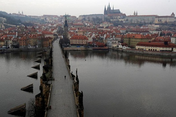Cây cầu Charles ở Prague, Cộng hòa Séc, ngày 20/3.