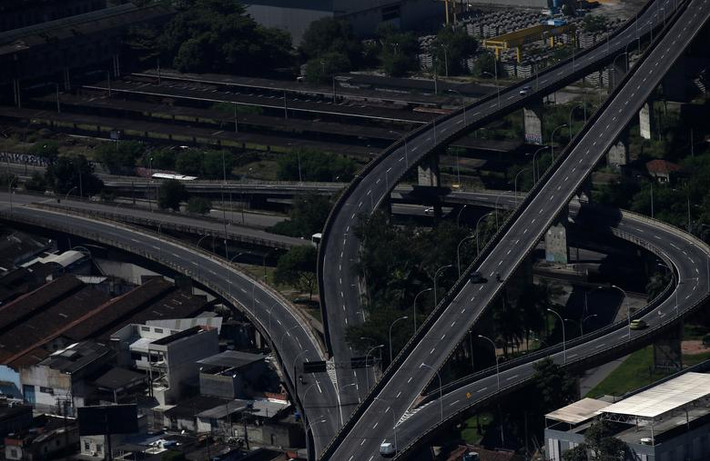 Đường cao tốc Linha Amarela ở Rio de Janeiro không còn đông đúc như trước.