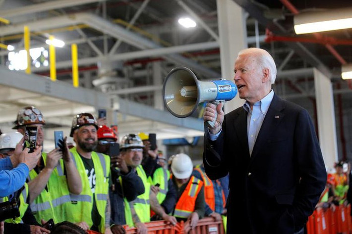 Tiếp đến, cựu Phó Tổng thống Mỹ Joe Biden lại giành chiến thắng trong cuộc bầu cử sơ bộ ngày “Siêu Thứ Ba” lần 2 tại ít nhất 4/6 bang hôm 10/3.