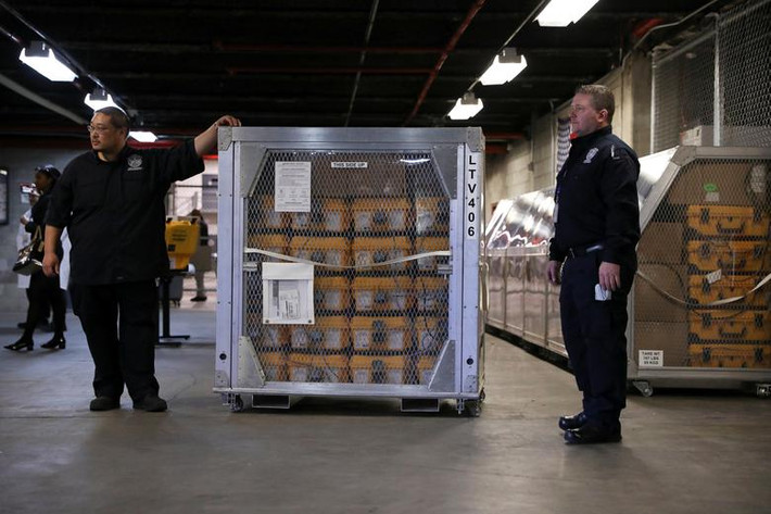 Máy thở tại Kho quản lý khẩn cấp thành phố New York tại Brooklyn ngày 24/3.