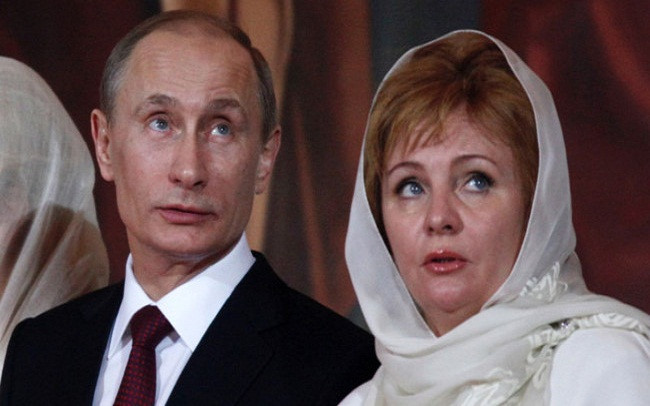 Được biết, Tổng thống Nga Putin và bà Lyudmila thông báo ly hôn vào năm 2016. Họ có hai người con gái là Maria và Ekaterina. Ảnh: CTV News.