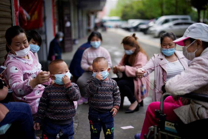 Tuy nhiên, người dân vẫn được yêu cầu đeo khẩu trang để đề phòng.