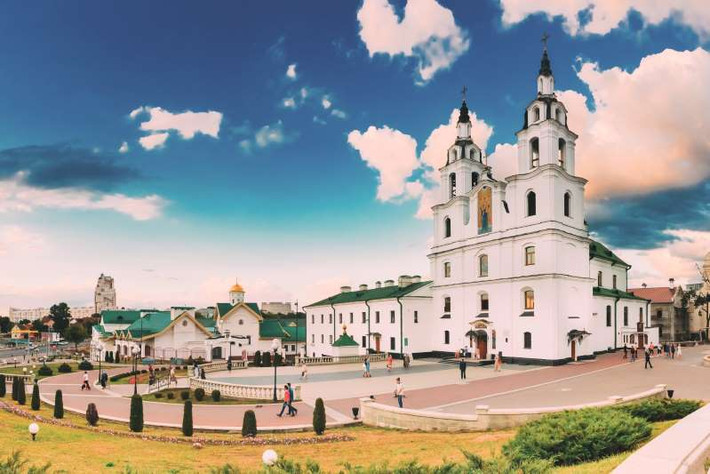 Không chỉ là đất nước nổi tiếng về văn hoá nghệ thuật, Belarus còn có những địa điểm du lịch làm say lòng du khách với các cánh đồng hoa, những cánh rừng già và các ngôi làng đẹp như tranh vẽ,... Ảnh: Getty.