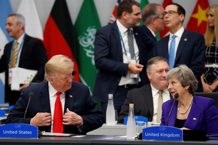 Tổng thống Trump gặp Thủ tướng Anh lần đầu tiên kể từ khi ông chỉ trích thỏa thuận Brexit của bà May.