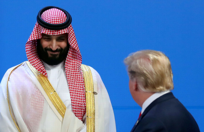 Tổng thống Donald Trump và Thái tử Mohammad bin Salman dường như đã có những giao tiếp bằng mắt khi gặp nhau tại G20.