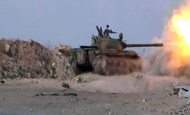 “Quân chính phủ Syria đã nã nhiều quả tên lửa đất đối đất về phía căn cứ của nhóm khủng bố IS gần thị trấn Baghouz Al-Fouqani ở vùng nông thôn phía đông nam tỉnh Deir Ezzor”, nguồn tin quân sự cho hay. Ảnh: SANA.