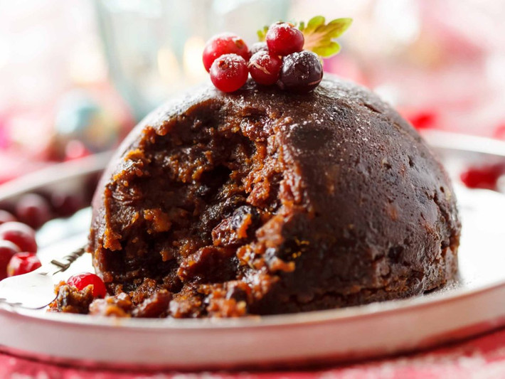 Bánh Pudding Giáng sinh là một loại bánh pudding truyền thống được phục vụ như một phần của bữa tối Giáng sinh ở nước Anh.