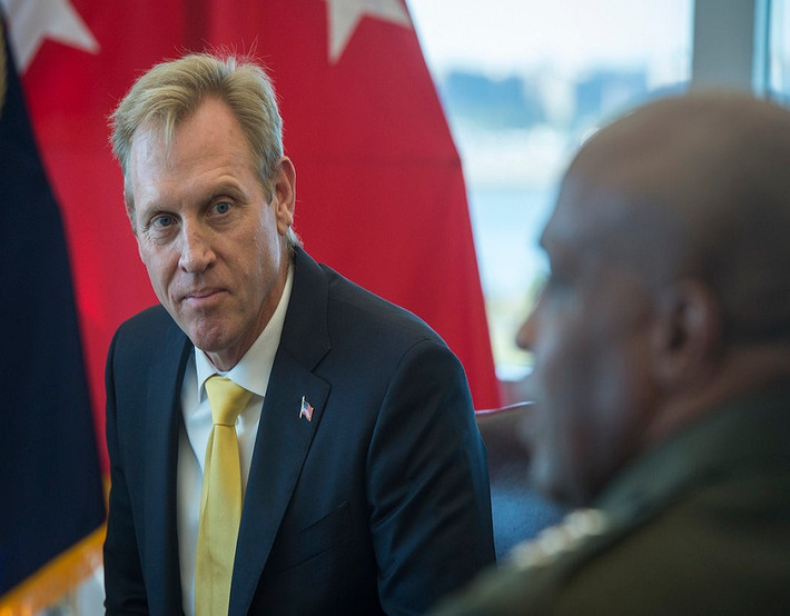 Tổng thống Trump ca ngợi ông Shanahan có bề dày thành tích khi làm Thứ trưởng Bộ Quốc phòng Mỹ và giám đốc tại Tập đoàn Boeing. “Ông ấy sẽ làm việc rất tốt”, Tổng thống Trump nói. Ảnh: Flickr.