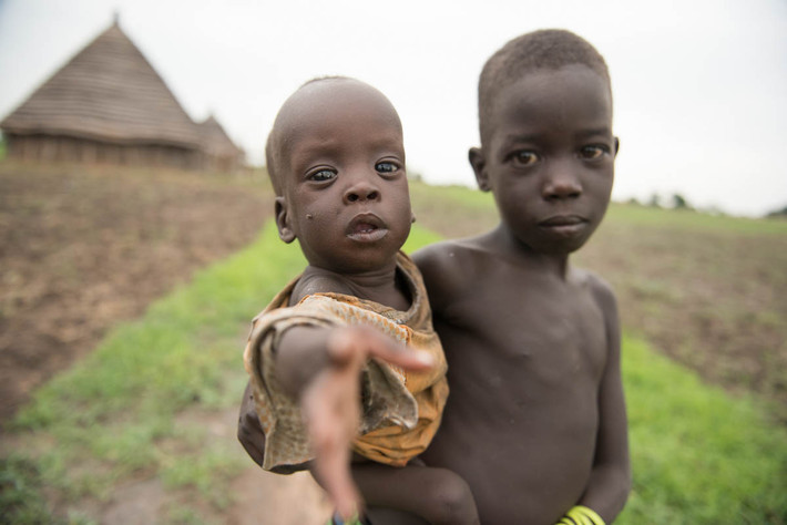 Hai năm sau khi giành độc lập vào năm 2011, Nam Sudan rơi vào cuộc nội chiến khiến hàng nghìn người thiệt mạng. Các cuộc giao tranh tiếp diễn, bạo lực đã khiến 1,96 triệu người dân phải sơ tán trong nước và hơn triệu người đối mặt với cuộc khủng hoảng lương thực,...