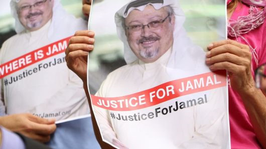 Vụ sát hại nhà báo Khashoggi tại lãnh sự quán Saudia Arabia ở Istanbul (Thổ Nhĩ Kỳ) hồi tháng 10 là một trong những sự kiện gây rúng động thế giới năm 2018. Thái tử kế vị Saudi Arabia Mohammed bin Salman bị nghi đứng sau vụ việc này. Ảnh: CNBC.