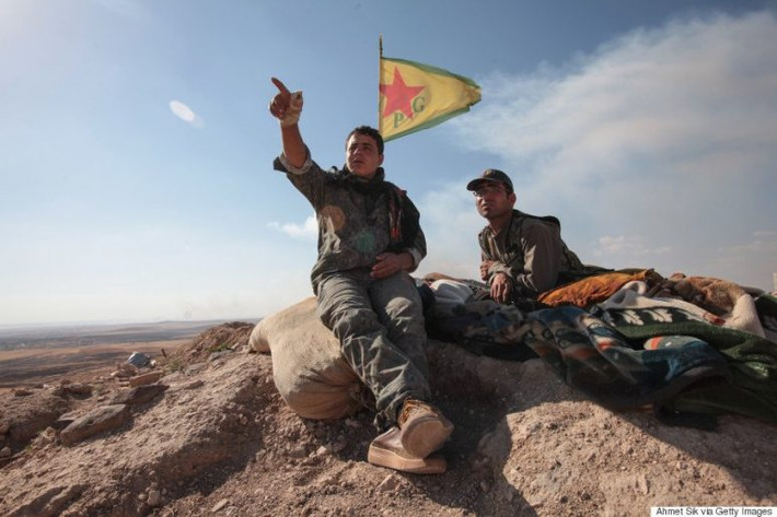 Theo ông Akar, Các đơn vị Bảo vệ Nhân dân người Kurd (YPG) đã đào một số chiến hào và đường hầm ở Manbij và bờ đông sông Euphrates. Ảnh: Getty.